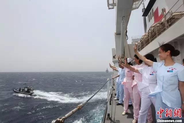 “海图”舰载手术机器人首次亮相海外