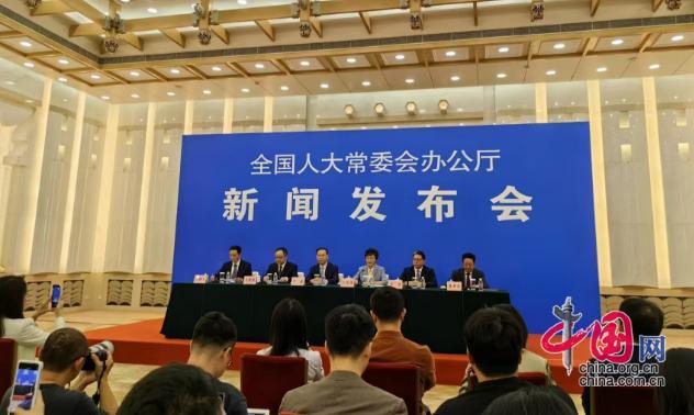 全国人大常委会通过渐进式延迟退休年龄新方案引发社会热议与关注