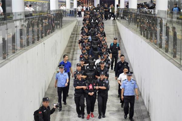 武汉警方成功打击特大医保诈骗案 涉案金额高达200万元的犯罪网络被彻底捣毁